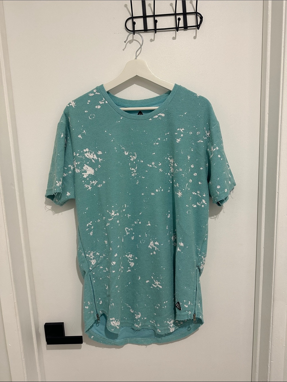 Men's American Stitch Teal Paint-Splash Crewneck Shirt